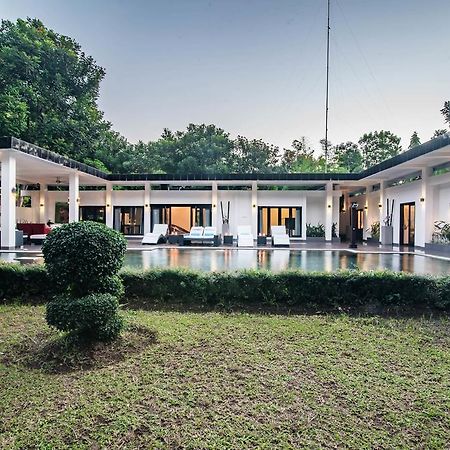 Stunning Villa Lily Ловина Экстерьер фото